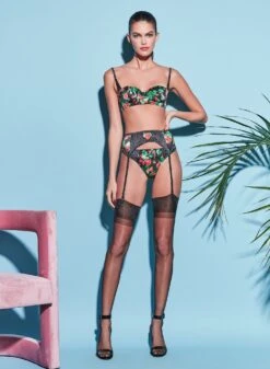 Fleur Du Mal Strawberry Print Balconette Bra -Fleurdumal Shop 201208 FLEURDUMAL SHOT 14 1637full 71ed0a50 6707 47fb beed 53afc138640d