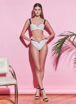 Fleur Du Mal Crochet Lace Balconette Bra -Fleurdumal Shop 210112 FLEURDUMAL SHOT 07 0980full 47a3354a 288f 4a9b 92da 7b73c6392146