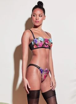 Fleur Du Mal Monet Embroidered Cheeky -Fleurdumal Shop 210201 FLEURDUMAL SHOT 10 1149crop d9629bbb 6407 42ab a32c 588329a33d01