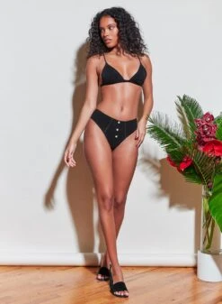 Fleur Du Mal Organic Cotton Cheeky -Fleurdumal Shop 210317 FLEURDUMAL SHOT 13 2066full 0ce99521 e1c2 4995 bcd3 67fbf6af59ca