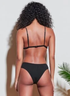 Fleur Du Mal Organic Cotton Cheeky -Fleurdumal Shop 210317 FLEURDUMAL SHOT 13 2137crop aa982dca 26a3 4912 9230 a1bbdbdf25f0