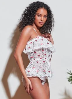 Fleur Du Mal Cherry Lace Cami -Fleurdumal Shop 210317 FLEURDUMAL SHOT 21 3274crop