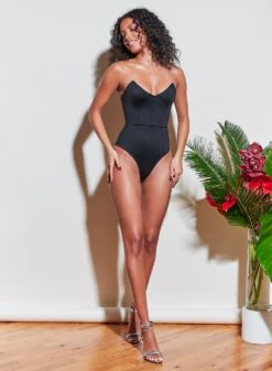 Fleur Du Mal Strapless V-Neck One Piece -Fleurdumal Shop 210317 FLEURDUMAL SHOT 30 4642full