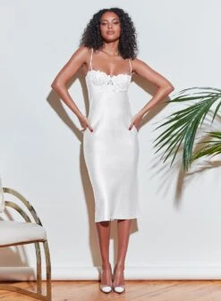 Fleur Du Mal Lily Embroidery Slip Dress 9 Fleur Du Mal Lily Embroidery Slip Dress -Fleurdumal Shop 210405 FLEURDUMAL SHOT 06 0822full