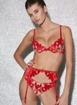 Fleur Du Mal Velvet Lily Embroidery Hipster Thong 11 Fleur Du Mal Velvet Lily Embroidery Hipster Thong -Fleurdumal Shop FDM 010623 1 04613full f89d8a30 d9da 4f36 97b6 be924d06db42