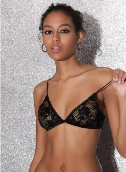 Fleur Du Mal Rosalia Lace Triangle Bra -Fleurdumal Shop FDM 021523 0394full