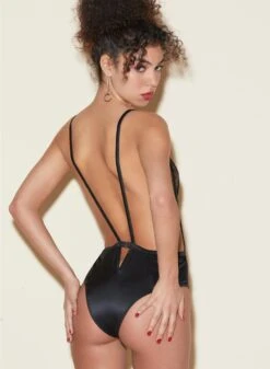 Fleur Du Mal Rose Lace Bodysuit -Fleurdumal Shop FDM 050322 1 2462full