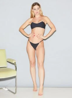 Fleur Du Mal Charlotte Lace Seamless String Cheeky -Fleurdumal Shop FDM 070622 4627full