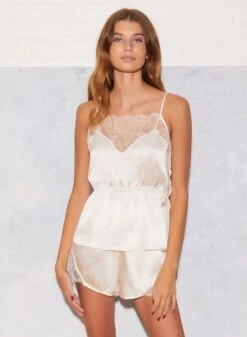 Fleur Du Mal Rose Lace Short -Fleurdumal Shop FL 082021 1 0244crop 05a6d777 97fd 4d8d bc1d e28f22d53e05