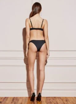 Fleur Du Mal Grommet Balconette Bikini Top 18 Fleur Du Mal Grommet Balconette Bikini Top -Fleurdumal Shop SHOT 28 4690